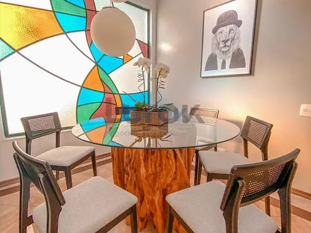 Casa com 300m² 4 quartos e 5 banheiros, à venda, no bairro Condomínio San Marino em Valinhos