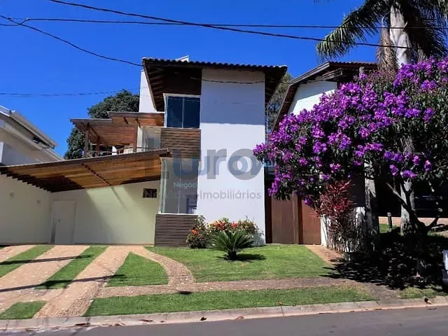 Casa com 300m² 4 quartos e 5 banheiros, à venda, no bairro Condomínio San Marino em Valinhos