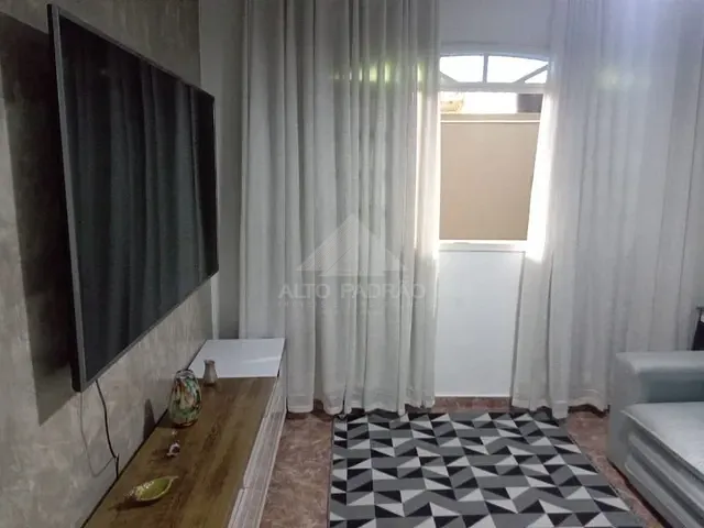 Casa com 260m² 6 quartos e 2 banheiros, à venda, no bairro Jardim Santa Lídia em Mauá