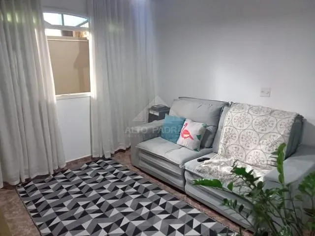 Casa com 260m² 6 quartos e 2 banheiros, à venda, no bairro Jardim Santa Lídia em Mauá