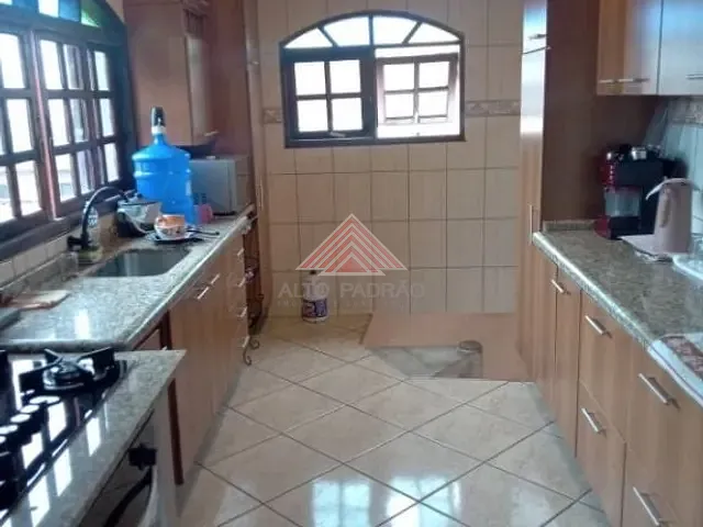 Casa com 260m² 6 quartos e 2 banheiros, à venda, no bairro Jardim Santa Lídia em Mauá