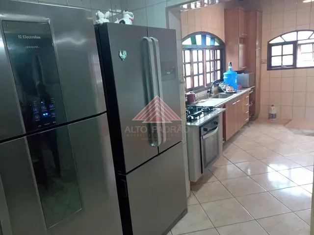 Casa com 260m² 6 quartos e 2 banheiros, à venda, no bairro Jardim Santa Lídia em Mauá