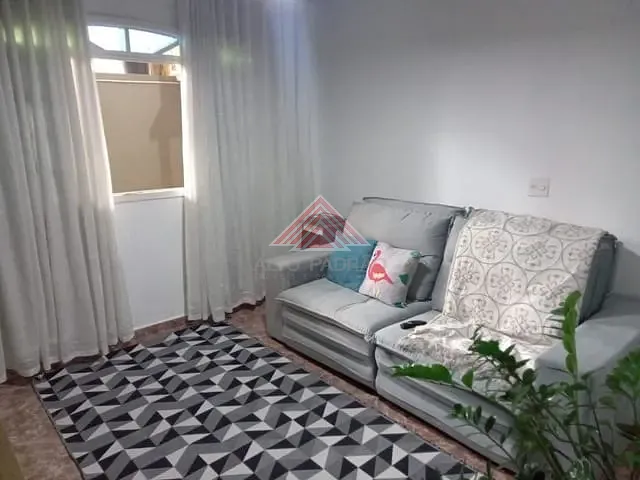 Casa com 260m² 6 quartos e 2 banheiros, à venda, no bairro Jardim Santa Lídia em Mauá