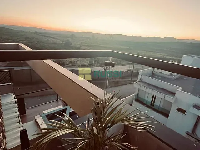 Casa com 480m² 4 quartos e 5 banheiros, à venda, no bairro Condomínio Residencial Jaguary em São José dos Campos