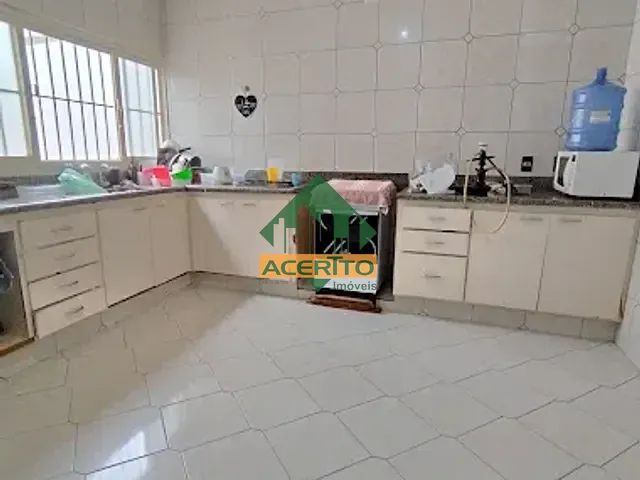 Casa com 440m² 3 quartos e 3 banheiros, à venda, no bairro Centro em Araçatuba