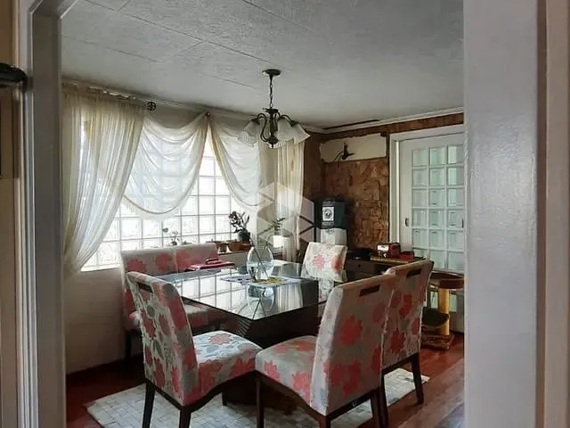 Casa 4 quartos e 2 banheiros, à venda, no bairro Pio X em Caxias do Sul
