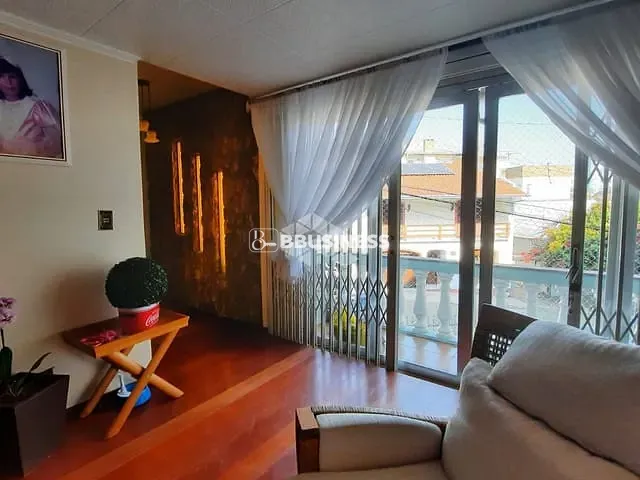 Casa 4 quartos e 2 banheiros, à venda, no bairro Pio X em Caxias do Sul