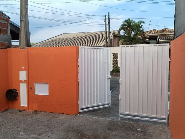 Casa com 150m² 2 quartos e 1 banheiro, à venda, no bairro Residencial e Comercial Laerte Asumpção em Pindamonhangaba