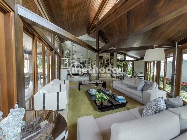 Casa com 1700m² 4 quartos e 8 banheiros, à venda, no bairro Vila Hollândia em Campinas