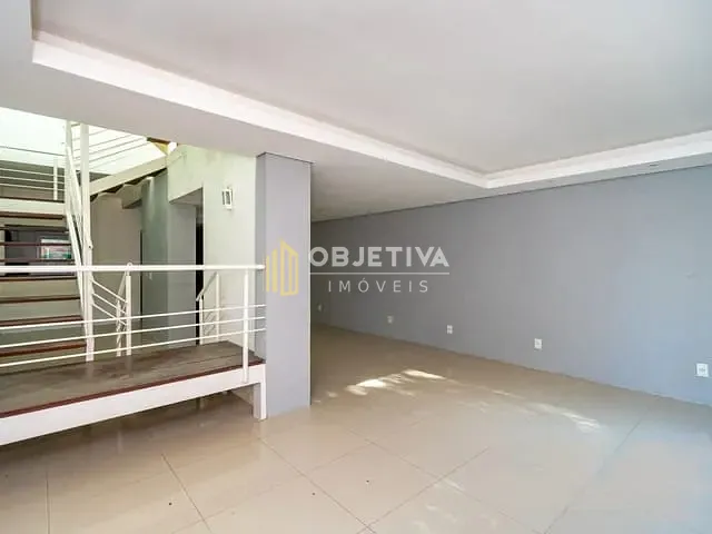 Casa com 230m² 3 quartos e 3 banheiros, à venda, no bairro Cavalhada em Porto Alegre