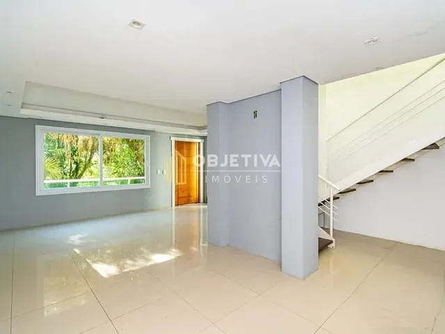 Casa com 230m² 3 quartos e 3 banheiros, à venda, no bairro Cavalhada em Porto Alegre