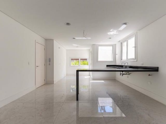 Casa com 525m² 4 quartos e 5 banheiros, à venda, no bairro Chácara Santo Antônio em São Paulo