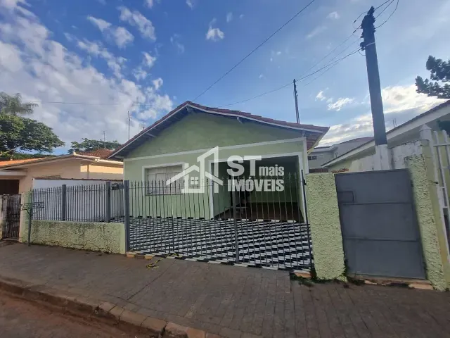 Casa 4 quartos e 2 banheiros, à venda, no bairro Centro em Andradas
