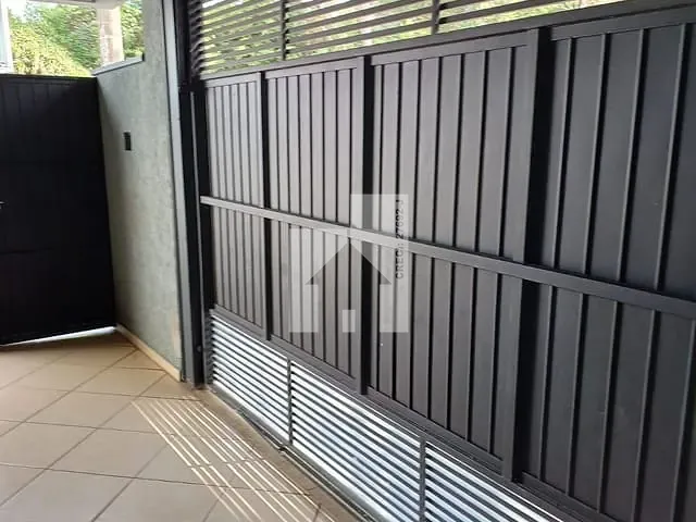 Casa com 250m² 3 quartos e 2 banheiros, à venda, no bairro Jardim Vera Cruz em Jundiaí