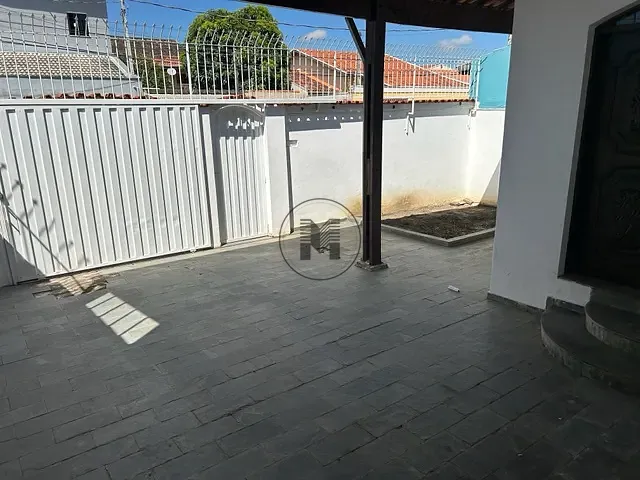 Casa com 250m² 3 quartos e 3 banheiros, à venda, no bairro Jardim do Vale em Guaratinguetá