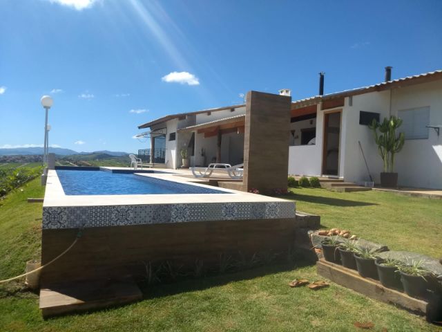 Casa com 2000m² 2 quartos e 2 banheiros, à venda, no bairro Cataguá em Taubaté