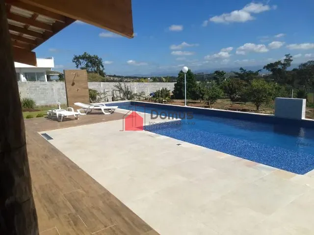 Casa com 2000m² 2 quartos e 2 banheiros, à venda, no bairro Cataguá em Taubaté