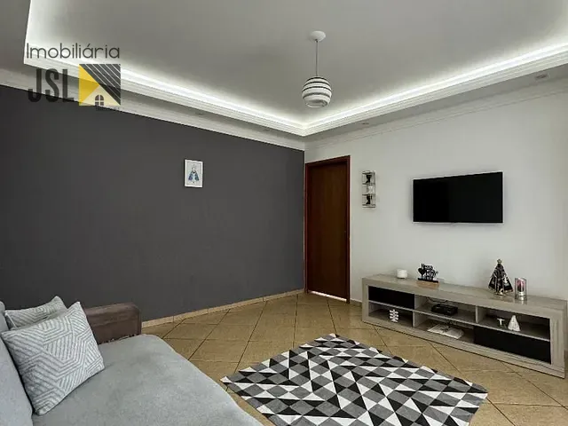 Casa com 383m² 2 quartos e 2 banheiros, à venda, no bairro Chácaras Germana em Caçapava