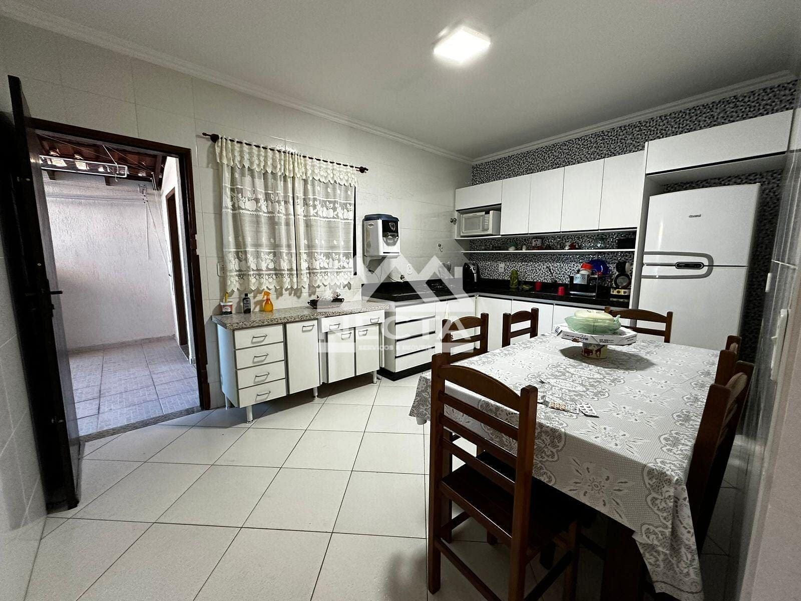 Casa, 3 quartos, 168 m² - Foto 6