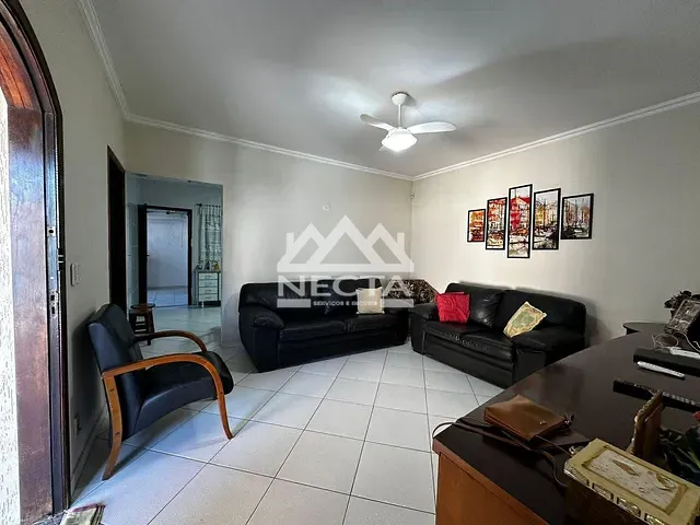 Casa com 308m² 3 quartos e 3 banheiros, à venda, no bairro Indaiá em Caraguatatuba