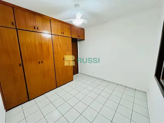 Casa 4 quartos e 3 banheiros, para alugar, no bairro Jardim das Colinas em São José dos Campos
