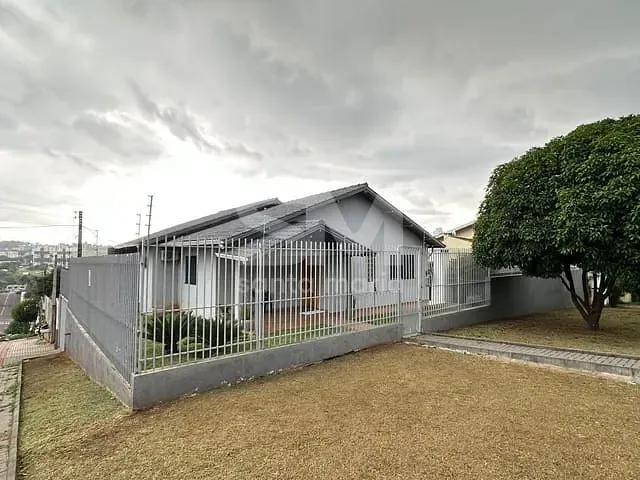 Casa com 421m² 3 quartos e 1 banheiro, à venda, no bairro Presidente Medici em Chapecó