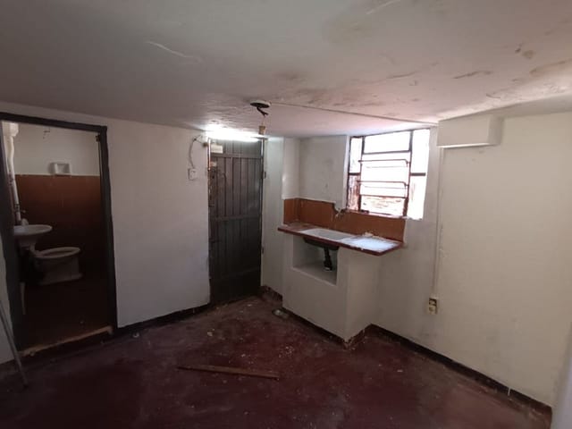 Foto do Casa - Casa com 2 dormitórios para alugar, 48 m² por R$ 456,94 - Centro - Uberaba/MG | ZUCATO IMOBILIARIA LTDA