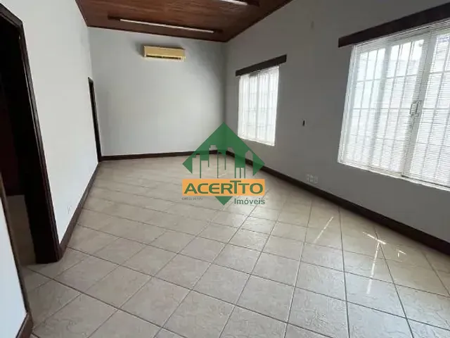Casa com 550m², para alugar, no bairro Centro em Araçatuba