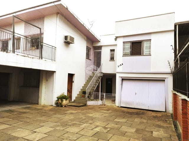 Casa 4 quartos e 3 banheiros, à venda, no bairro Santa Catarina em Caxias do Sul