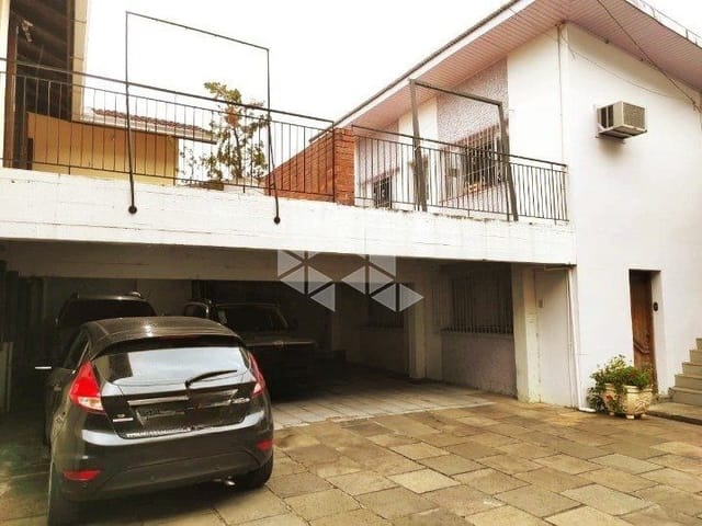 Casa 4 quartos e 3 banheiros, à venda, no bairro Santa Catarina em Caxias do Sul