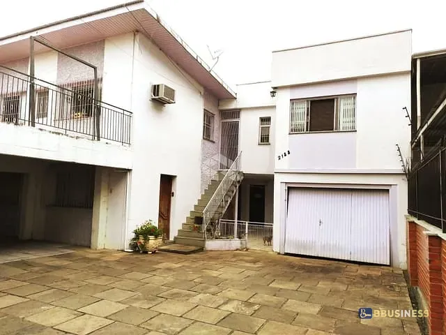 Casa 4 quartos e 3 banheiros, à venda, no bairro Santa Catarina em Caxias do Sul