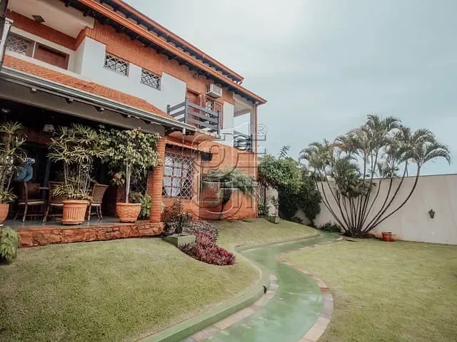 Casa com 747m² 5 quartos e 7 banheiros, à venda, no bairro Tucano em Londrina