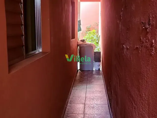 Casa 2 quartos e 1 banheiro, à venda, no bairro Jardim Itaquá em Itaquaquecetuba