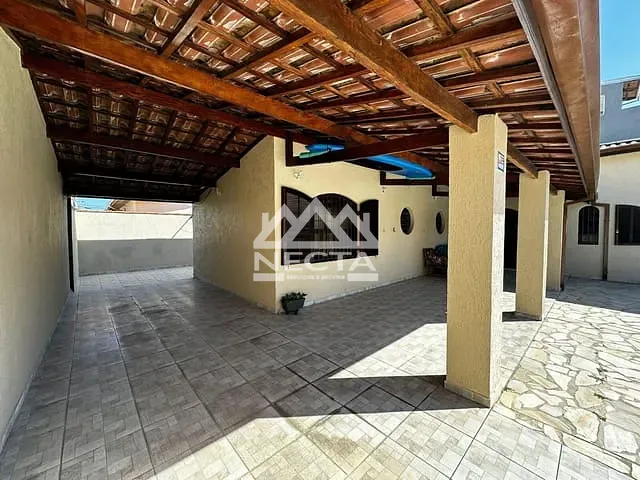 Casa com 308m² 3 quartos e 3 banheiros, para alugar, no bairro Indaiá em Caraguatatuba