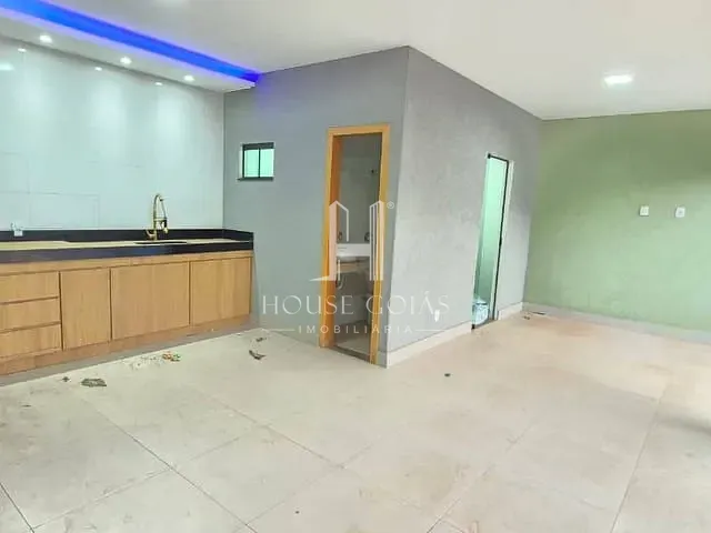Casa com 360m² 4 quartos e 4 banheiros, à venda, no bairro Vila Brasília em Aparecida de Goiânia