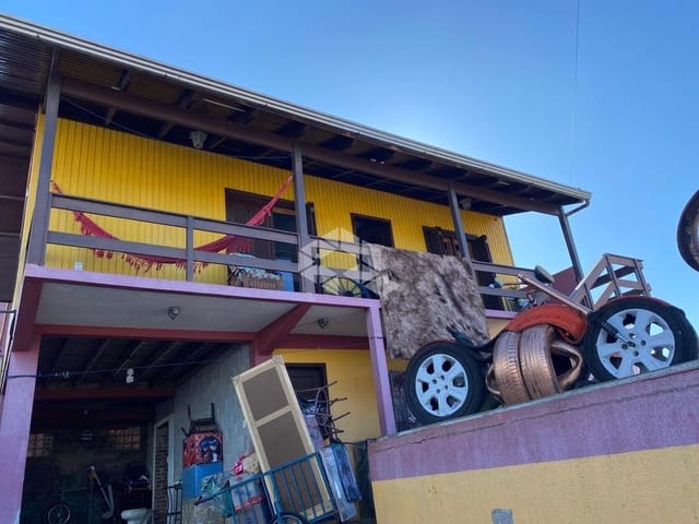 Casa 4 quartos e 2 banheiros, à venda, no bairro Santo Antônio em Caxias do Sul