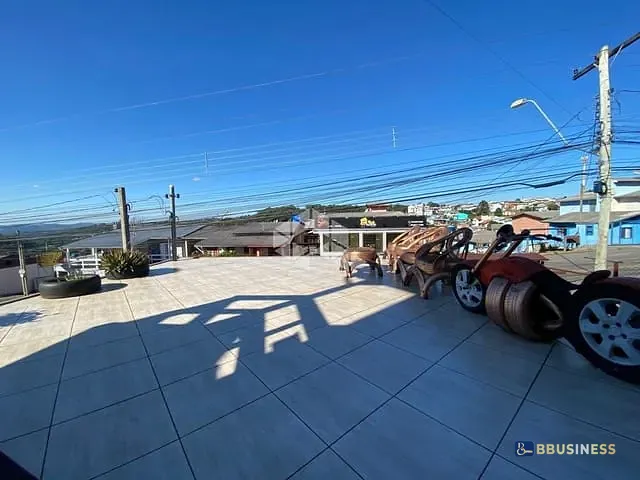 Casa 4 quartos e 2 banheiros, à venda, no bairro Santo Antônio em Caxias do Sul