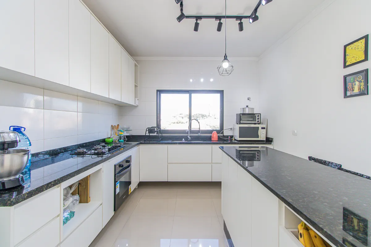 Casa para venda em Vila Moraes com 3 quartos, sendo 3 suítes, 161m²