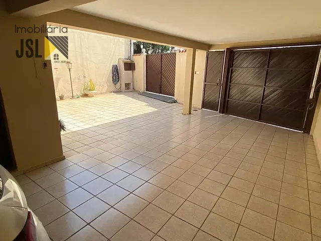 Casa com 340m² 3 quartos e 2 banheiros, à venda, no bairro Jardim Maria Cândida em Caçapava