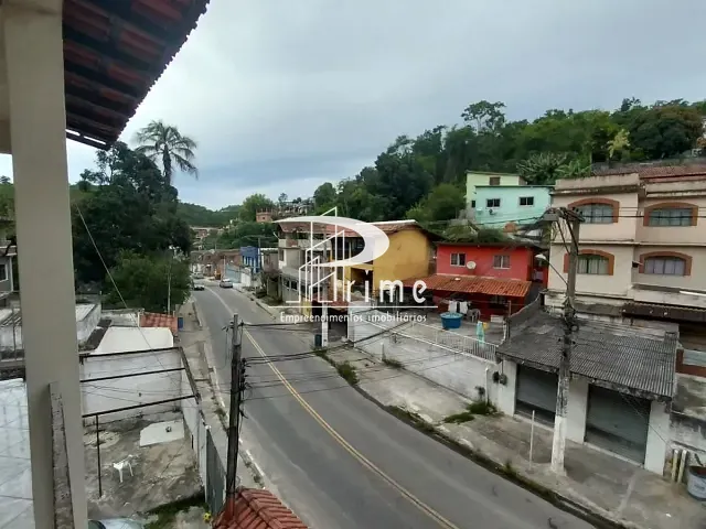 Casa 3 quartos e 3 banheiros, para alugar, no bairro Baldeador em Niterói