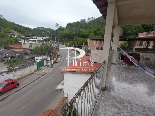 Casa 3 quartos e 3 banheiros, para alugar, no bairro Baldeador em Niterói