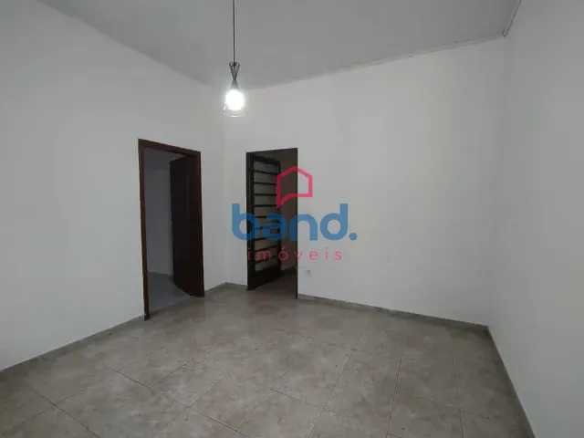 Casa 3 quartos e 2 banheiros, para alugar, no bairro Centro em Porto Feliz