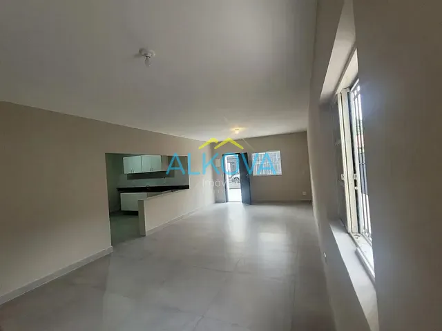 Casa com 250m² 2 quartos e 2 banheiros, à venda, no bairro Jardim Satélite em São José dos Campos