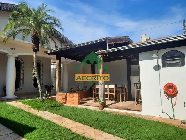 Casa com 287m² 3 quartos e 2 banheiros, à venda, no bairro Vila Mendonça em Araçatuba