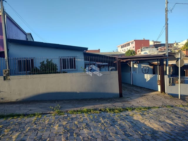 Casa 3 quartos e 1 banheiro, à venda, no bairro Bela Vista em Caxias do Sul