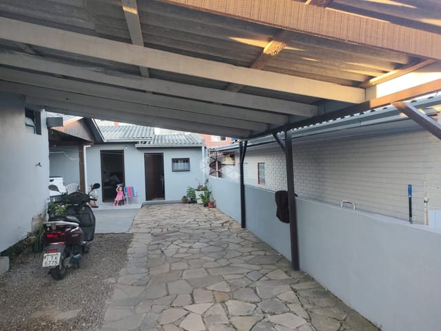 Casa 3 quartos e 1 banheiro, à venda, no bairro Bela Vista em Caxias do Sul