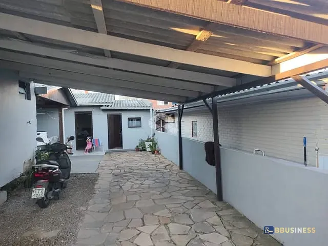 Casa 3 quartos e 1 banheiro, à venda, no bairro Bela Vista em Caxias do Sul