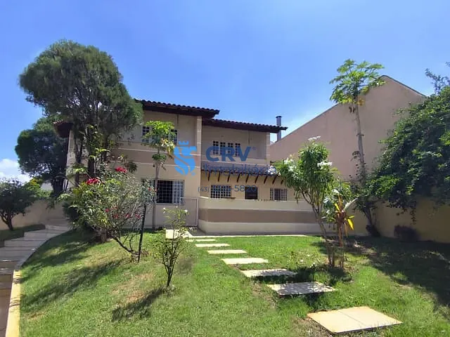 Casa com 505m² 7 quartos e 5 banheiros, à venda, no bairro Itamarati em Londrina