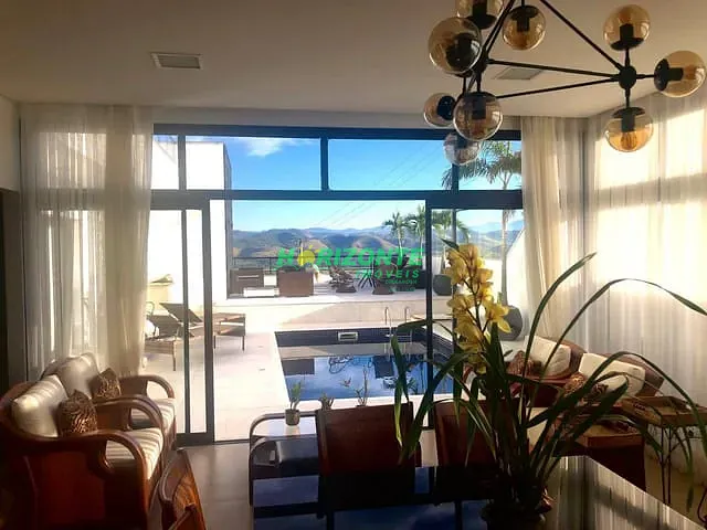 Casa com 485m² 4 quartos e 4 banheiros, à venda, no bairro Urbanova em São José dos Campos