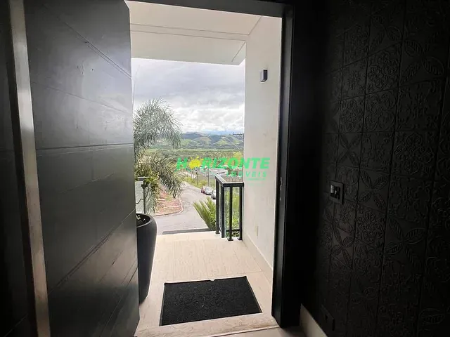 Casa com 485m² 4 quartos e 4 banheiros, à venda, no bairro Urbanova em São José dos Campos